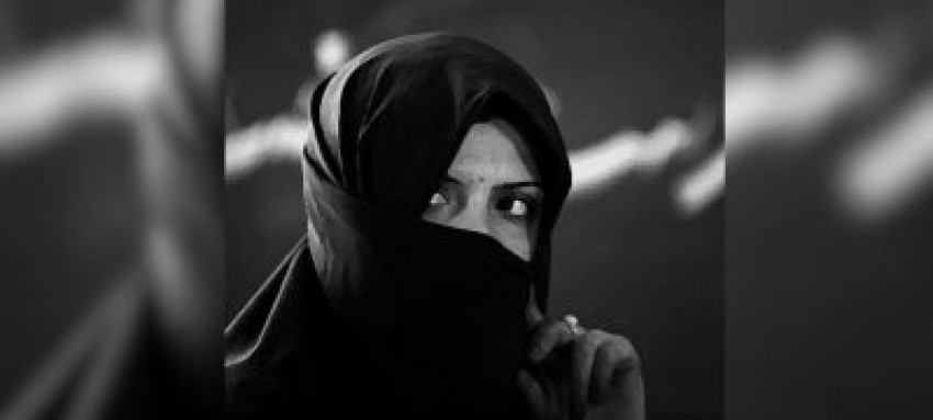 Tik Toker Muda dan Penyanyi Pendatang Baru Bikin Gempar di Karachi Karena Keberaniannya