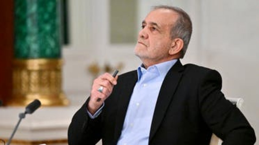 Presiden Iran Tolak Negosiasi dengan AS, Ribuan Warga Turun ke Jalan