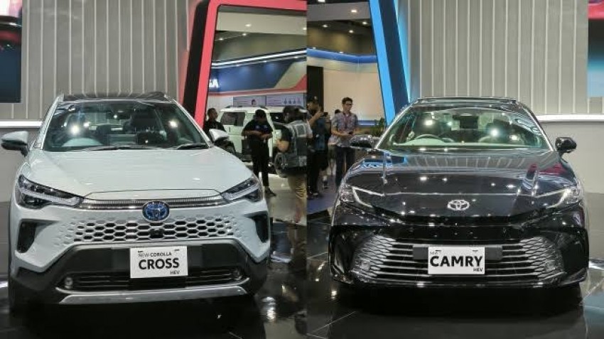 Toyota Rilis 2 Mobil Hybrid Premium, Harganya Bikin Melongo!