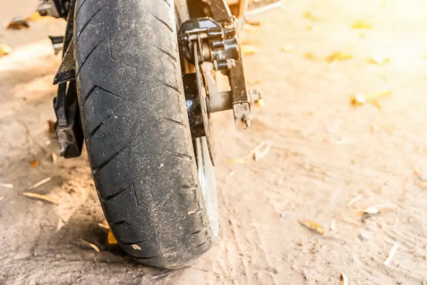 Segera Ganti Ban Motormu Jika 3 Ciri-ciri Ini Sudah Muncul
