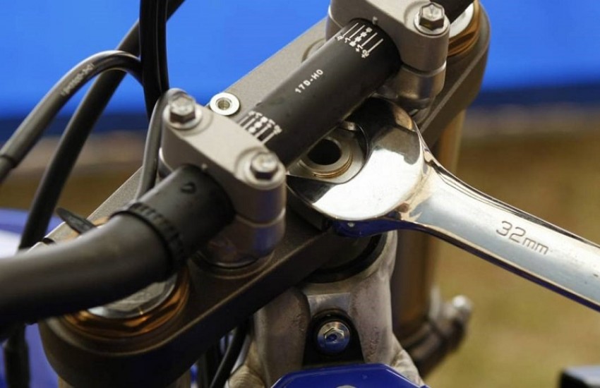 Ciri-ciri Komstir Sepeda Motor Matic Bermasalah yang Bikin Pengendara Jadi Tidak Nyaman!