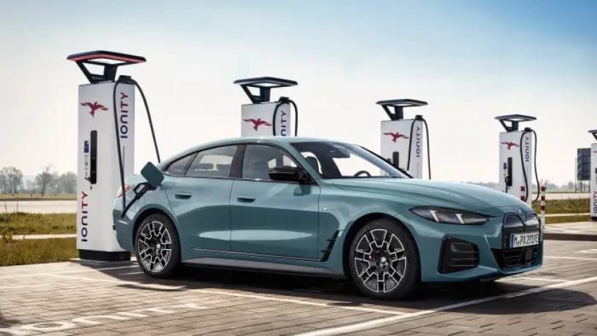 Pandangan Aneh BMW Tentang Kendaraan listrik Ternyata Bikin Sukses Besar