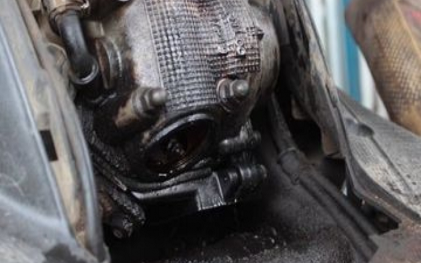 Ciri-ciri dan Cara Mengatasi Paking Blok Mesin Sepeda Motor yang Bocor