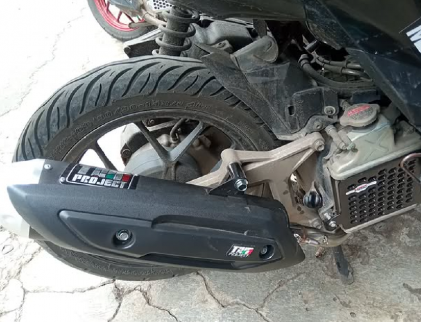 Ngaruh Nggak Sih Ganti Knalpot Bawaan Motor dengan Knalpot Standar Racing?