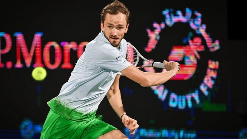 Medvedev Sukses Singkirkan Giovanni Perricard di  Dubai Duty Free Tenis