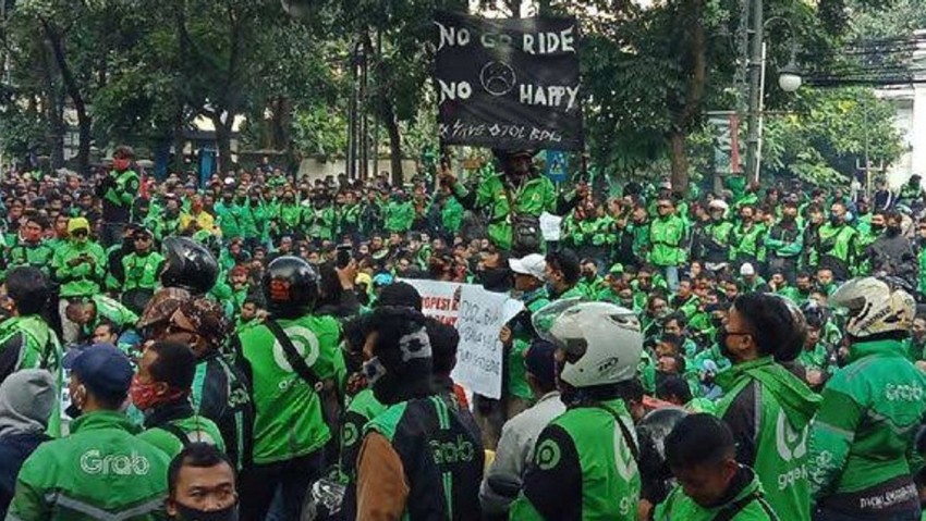 Tuntut Potongan Biaya Aplikasi Maksimal 10 Persen, Pengemudi Ojol Gelar Demo di Patung Kuda Siang Ini