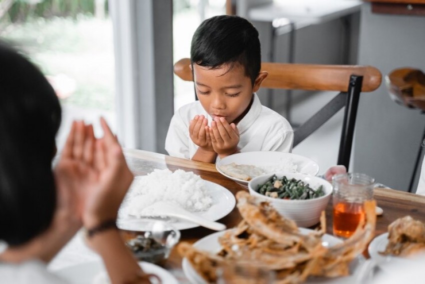 Orang Tua Ajarkan Anak Berpuasa Ramadhan dengan Krearif dan Menyenangkan
