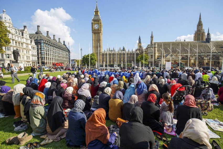 Pemerintah Inggris Bentuk Satker Anti Islamofobia Demi Lindungi Muslim di Sana