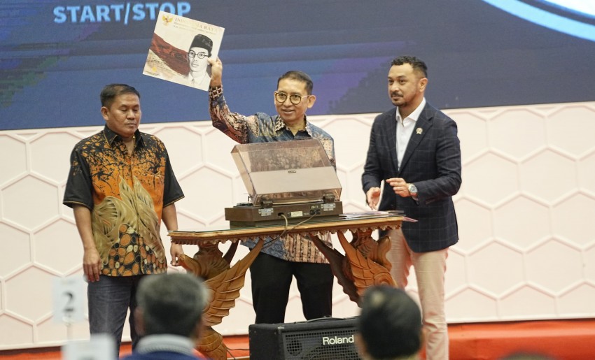 Hari Musik Nasional, Kementerian Kebudayaan Meluncurkan Vinyl Indonesia Raya dari 8 Versi.