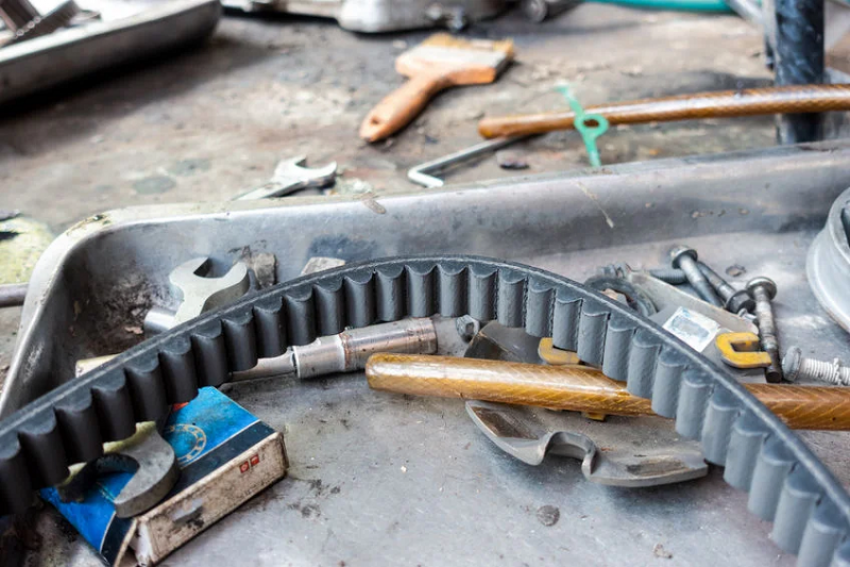 Awas, Van Belt di Motor Matic Bisa Cepat Aus Karena Kebiasaan Sepele Ini!