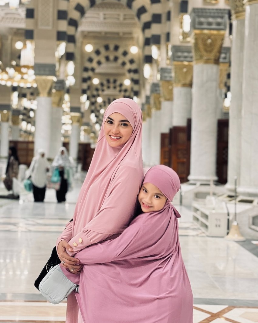 Doa Anak Ririn Ekawati di Masjid Nabawi: Aku Mau Umrah Tiap Tahun, Sampai Tua