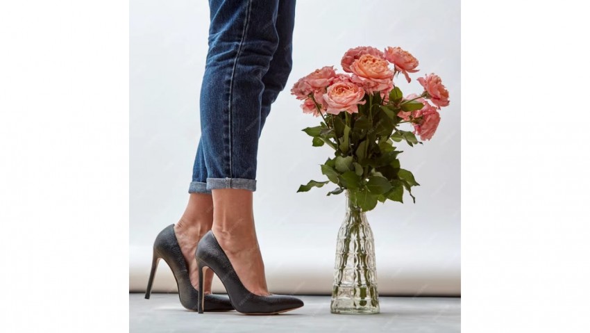 Batasi Pemakaian Sepatu Hak Tinggi, Berisiko Pengaruhi Tulang Belakang