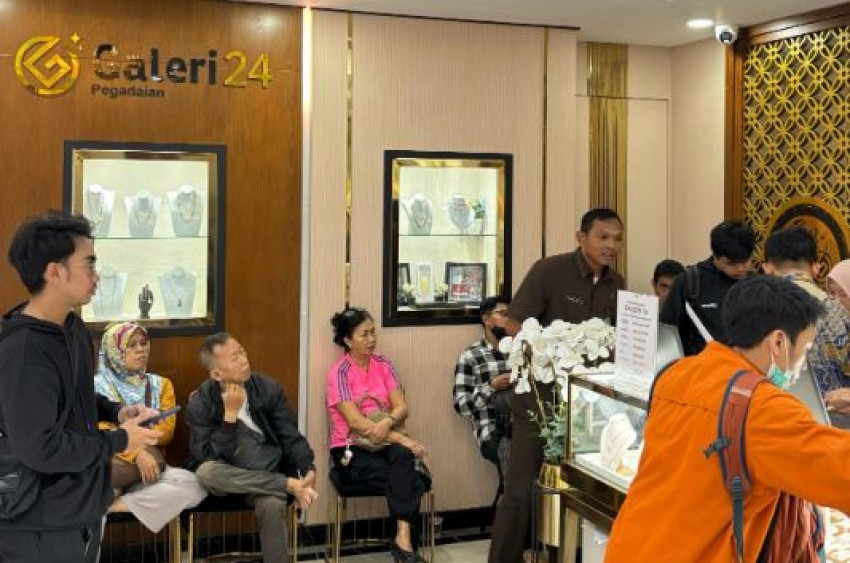Dianggap sebagai Investasi Aman di Tengah Ketidakpastian, Masyarakat Ramai-ramai Borong Emas