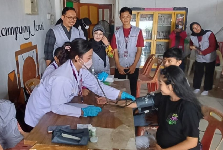 Peduli Masalah Kesehatan Ibu Hamil, FK Unair Gelar Baksos Pemeriksaan