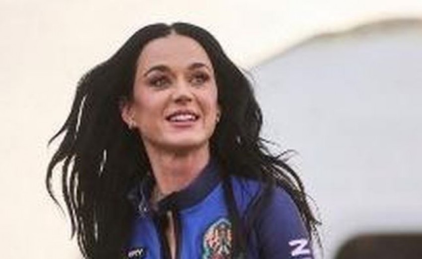 5 Fakta Menarik Perjalanan Luar Angkasa Katy Perry Bersama Blue Origin