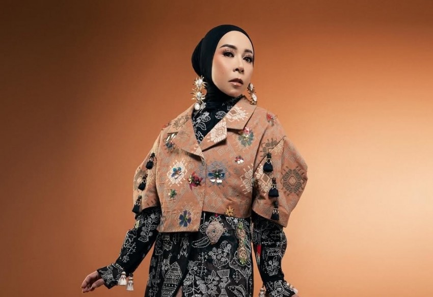 Bukan di Korea, Ini Negara Tempat Melly Goeslaw Jalani Facelift