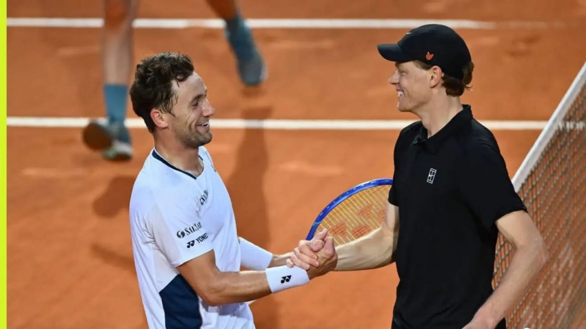 Casper Ruud Kalah Tapi Puji Habis Jannik Sinner Setelah keduanya bertempur berebut tiket Semifinal Roma Master