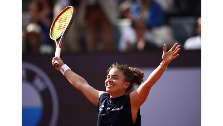 Jasmine Paolini Juarai Roma Master Setelah Tumbangkan Coco Gauff di Final Yang Menegangkan