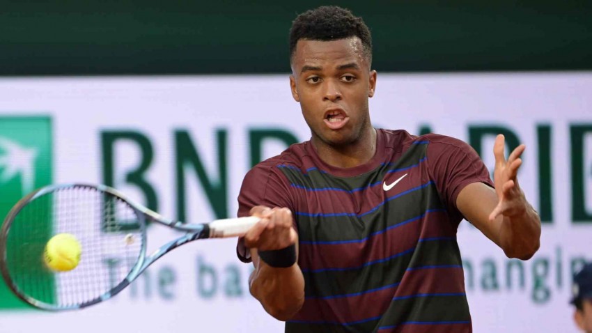 Mpetshi Perricard Tumbangkan Bergs di Roland Garros Dengan Servis Menggelegar