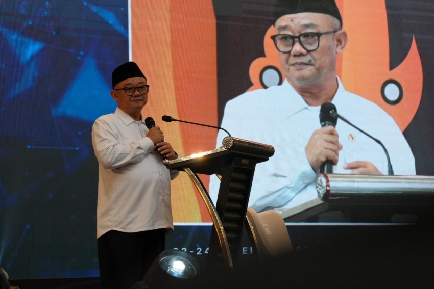 MK Putuskan SD-SMP Negeri & Swasta Gratis, Apa Respons Mendikdasmen?