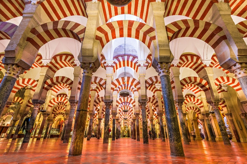 Ketika Islam Menjadi Guru Dunia: Jejak Islam di Balik Kebangkitan Barat