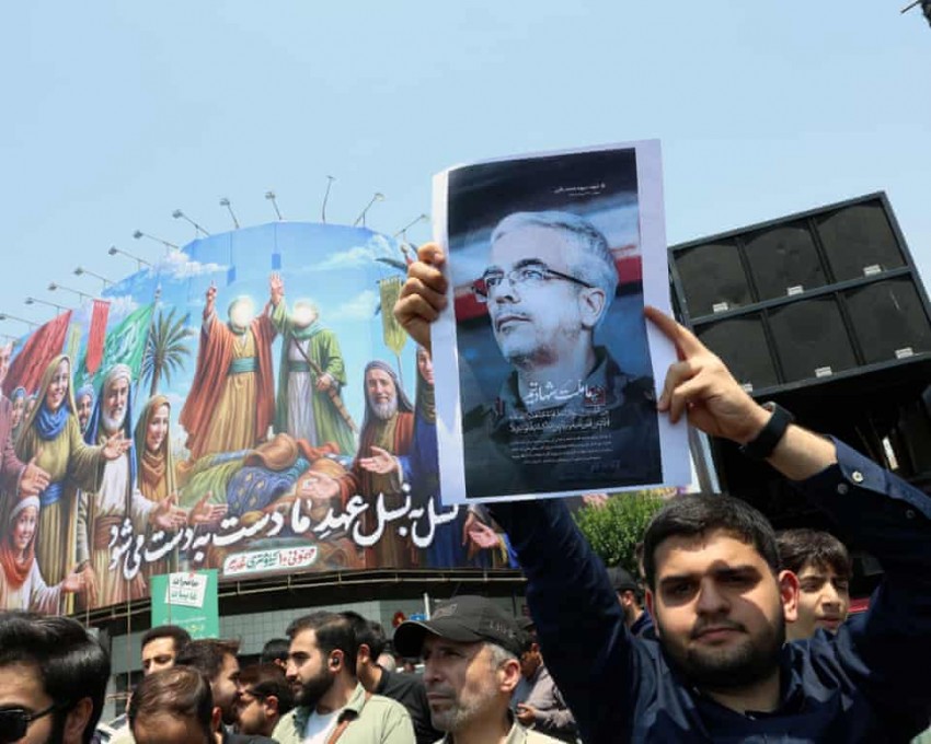 Iran Ngamuk! 100 Drone Dikirim Balas Serangan Israel, Petinggi Militer Tewas