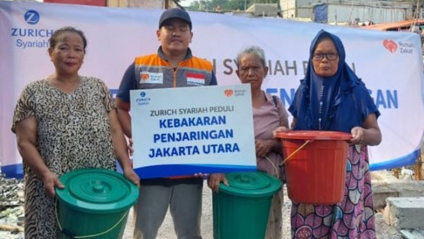Zurich Syariah dan Rumah Zakat Distribusikan Bantuan untuk Korban Kebakaran Kapuk Muara