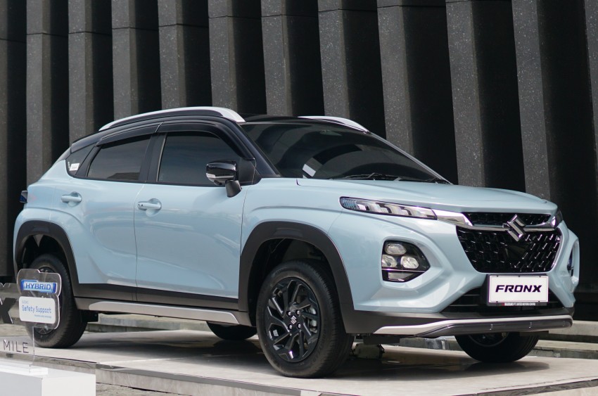 Buana Indomobil Trada Serahkan 20 Unit Suzuki Fronx ke Konsumen Jawa Timur