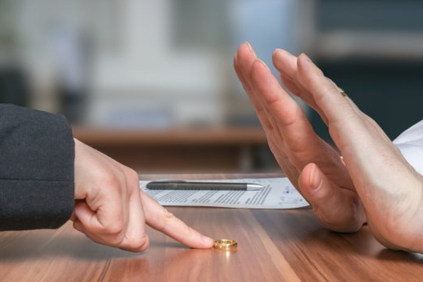 Rajam, Talak, dan Anak Ingusan: Hukum Perkawinan dan Perceraian di Arab Jahiliyah