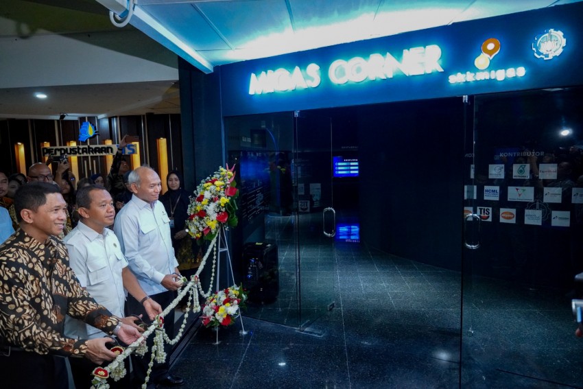 Menteri ESDM Resmikan Migas Corner ITS Berbasis Metaverse sebagai Pusat Edukasi Energi