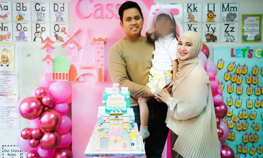 Cara Chacha Frederica Kenalkan Batas Aurat Muslimah pada Sang Putri