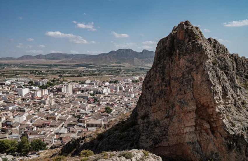 Kota Jumilla Larang Perayaan Hari Raya Islam, Pemerintah Spanyol: Benar-Benar Rasis!