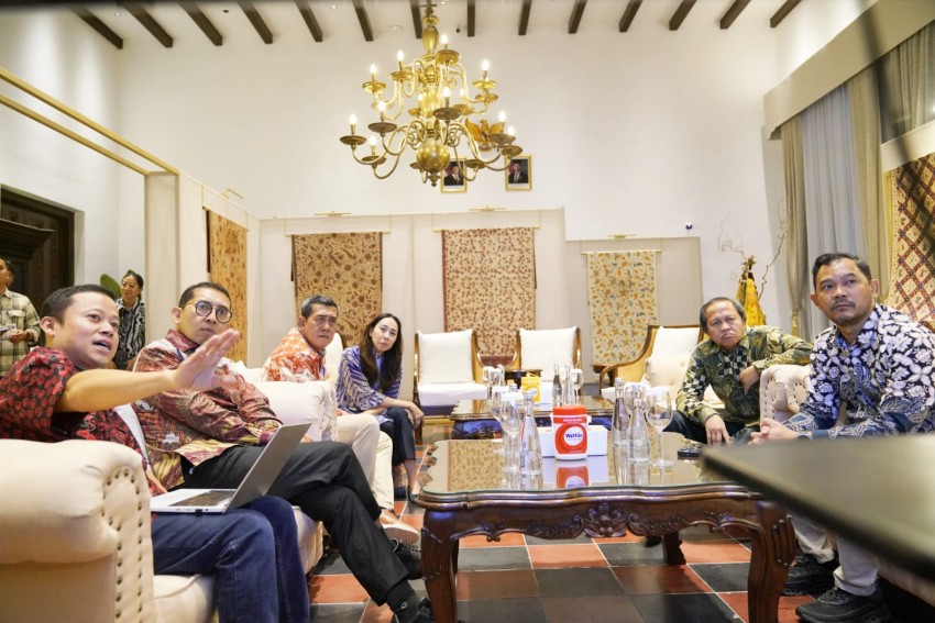 Menteri Kebudayaan Terima Audiensi Tim Muhibah Angklung, Dukung Rencana Tampil di Australia