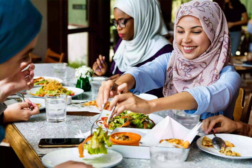Modest Fashion Sudah Mendunia, Kini Giliran Makanan Halal Jadi Senjata Ekonomi Syariah Indonesia