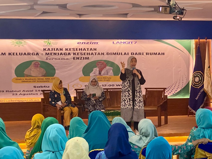 Dokter Gigi Nini Nadya Paparkan Cara Atasi Sariawan di Kajian Kesehatan PHBS Bersama Enzim