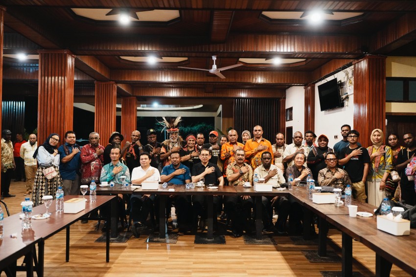 Menteri Kebudayaan Fadli Zon Ajak Sinergi Pelestarian Budaya Papua Barat Daya di Sarasehan Raja Ampat