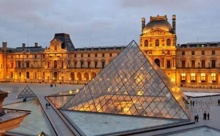 Geger, Museum Louvre Prancis Dirampok di Siang Bolong, 8 Perhiasan Napoleon Raib
