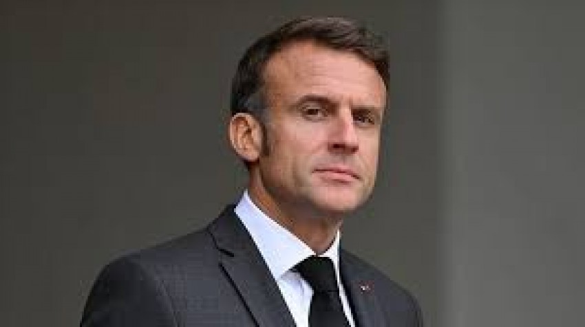 Perampokan Museum Louvre Merambah ke Politik, Emmanuel Macron Pun Diserang