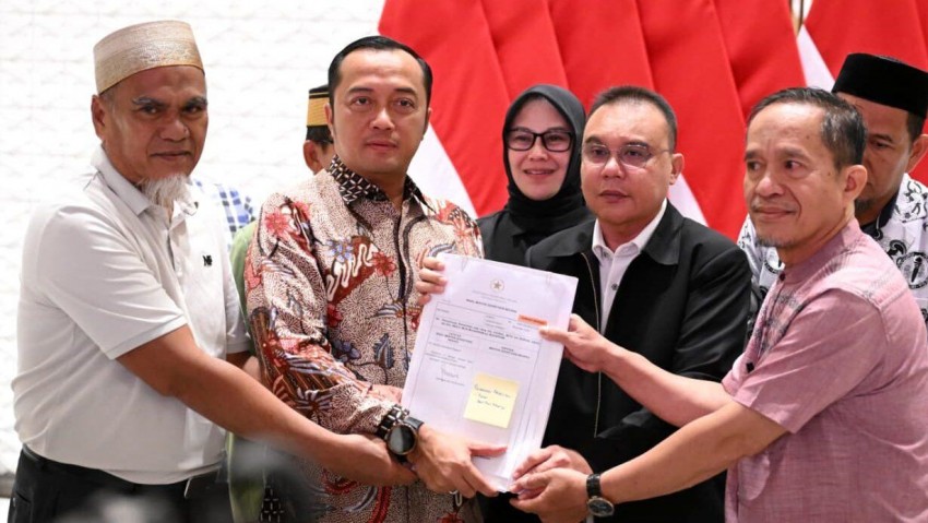 Presiden Prabowo Rehabilitasi 2 Guru Luwu Utara yang Dipecat Setelah Bantu Honorer