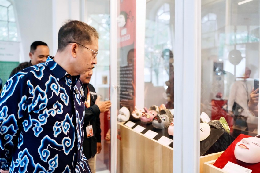 Menbud Fadli Zon Kunjungi Museum Topeng Cirebon, Punya Misi Besar untuk Budaya Nusantara