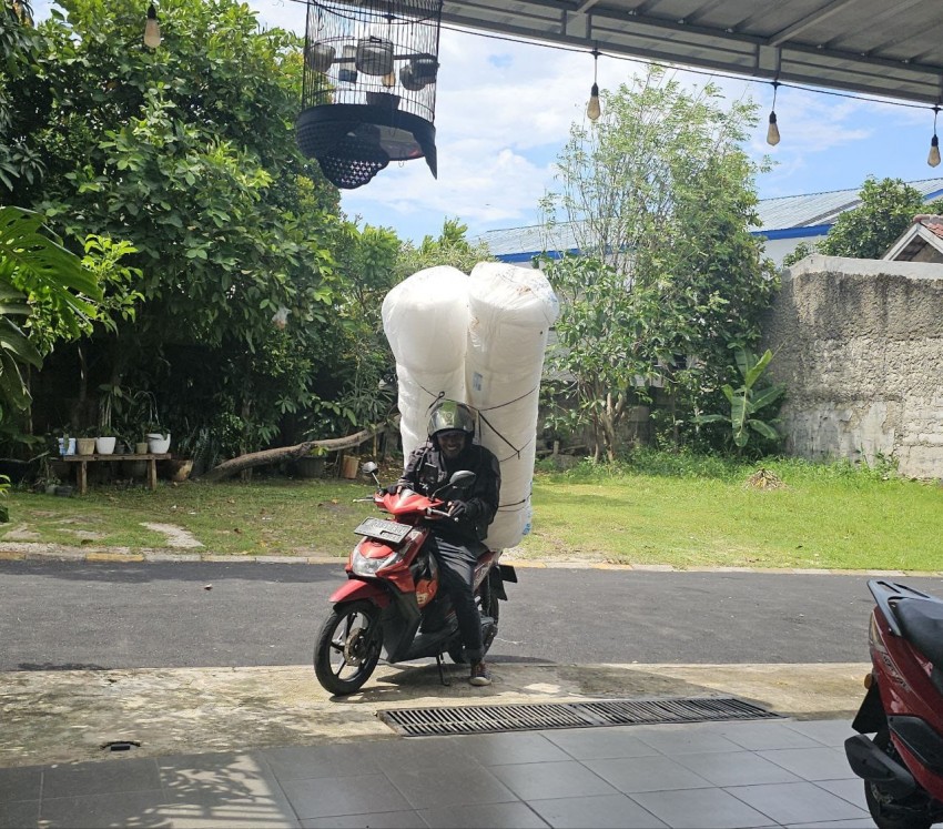 RenunganMalam: Menemukan Cahaya di Saat Gelap