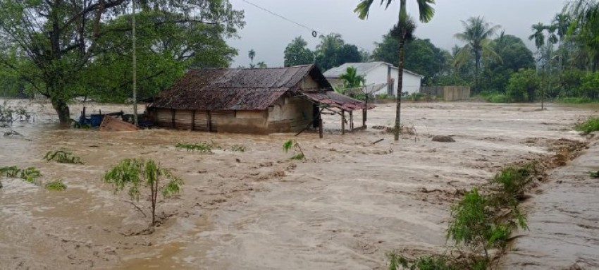 Pakar Tanah IPB: Banjir Sumatera Dipicu Siklon Tropis Ekstrem Bukan Sawit