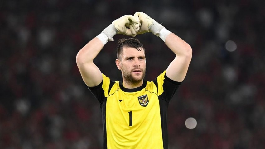 Media Belanda Ungkap Ajax Sudah Pantau Maarten Paes Sebelum Jadi Warga Negara Indonesia