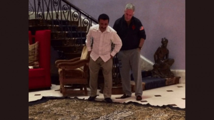 Geger Foto Kain Mirip Kiswah Terhampar di Lantai, Dihadapan Epstein dan Taipan UEA