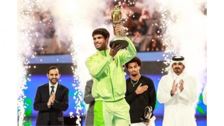 Alcaraz Terlalu Perkasa Juarai Qatar Open: Tumbangkan Arthur Fils di Final, dan Bawa Hadiah Uang 8,6 Miliar