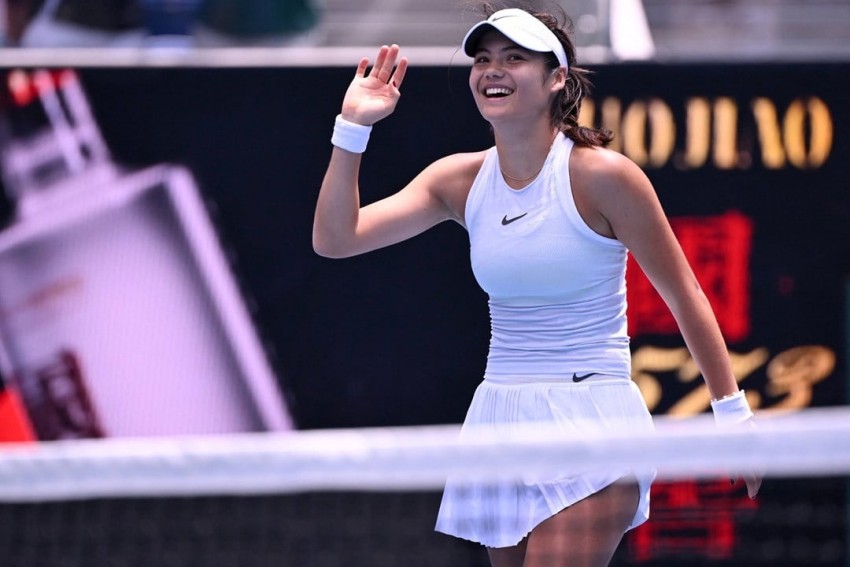 Kecantikan Emma Raducanu Bikin Brand Uniqlo Kepincut Bikin Kontrak 56,4 Miliar Plus Bonus, Nike Digusur