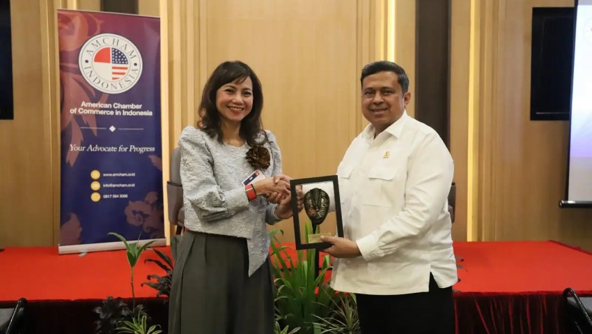 Kepala BPJPH Tekankan Pentingnya Kesiapan Industri Hadapi Wajib Halal 2026 di Forum AmCham