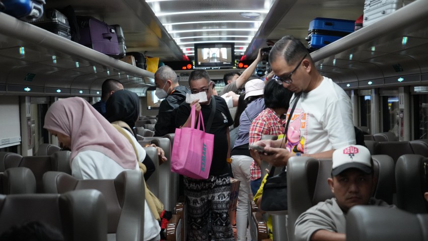Arus Balik Menguat, Tiket KA Lebaran Terjual 96,5 Persen, Mobilitas Terus Bergerak Naik