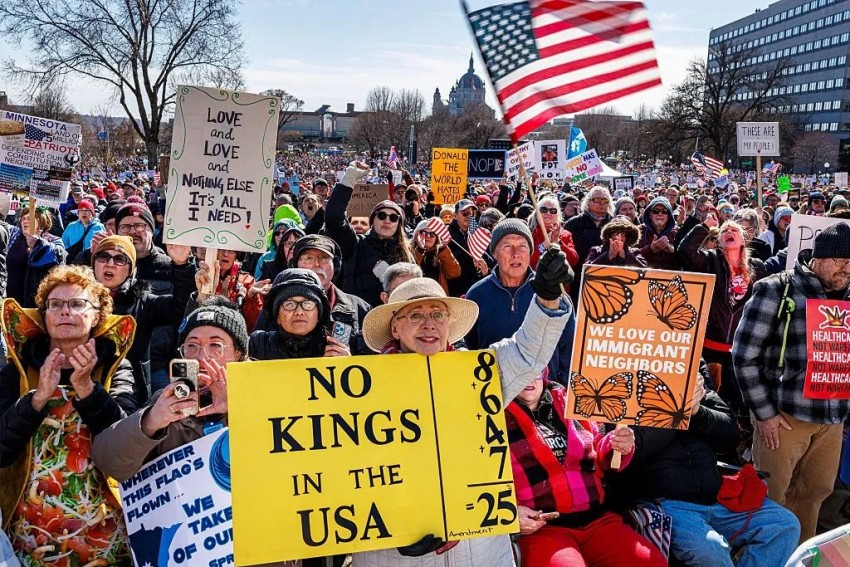 Demo Besar-besaran Menentang Trump Diikuti Jutaan Orang di Berbagai Kota di Amerika
