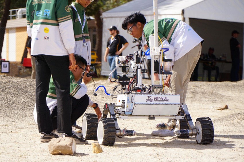 Debut Internasional, Tim RIVAL ITS Raih Best Rookie Team di Australia